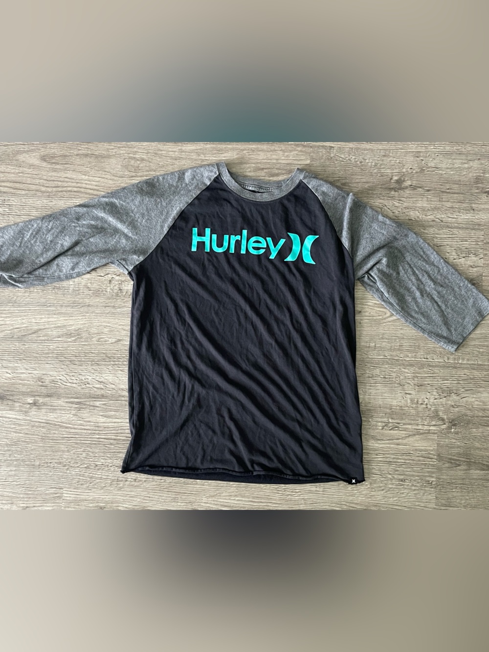 Hurley 3/4 sleeve shirt men’s size M